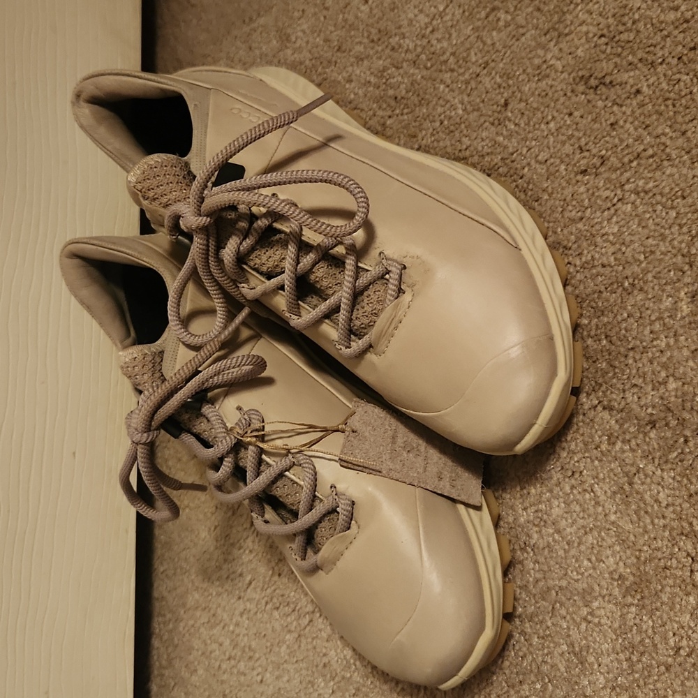 ECCO exostrike new